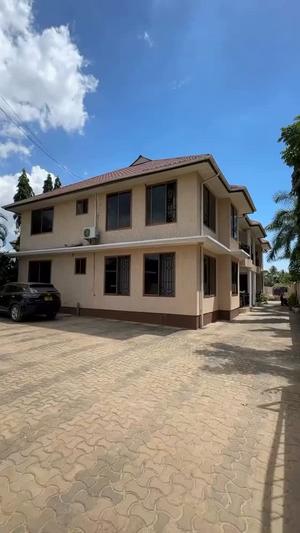 Apartment ya vyumba vitatu inapangishwa Bahari Beach, Dar Es Salaam