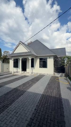 Nyumba ya vyumba vitatu inauzwa Madale Shule, Dar Es Salaam (400 sqm) Nyumba ya vyumba vitatu inauzwa Madale Shule, Dar Es Salaam (400 sqm)