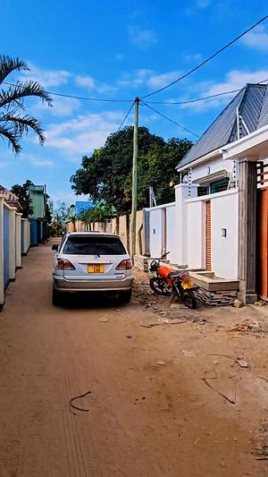 Nyumba ya vyumba vitatu inauzwa Mbagala Chamaz, Dar Es Salaam (450 sqm)