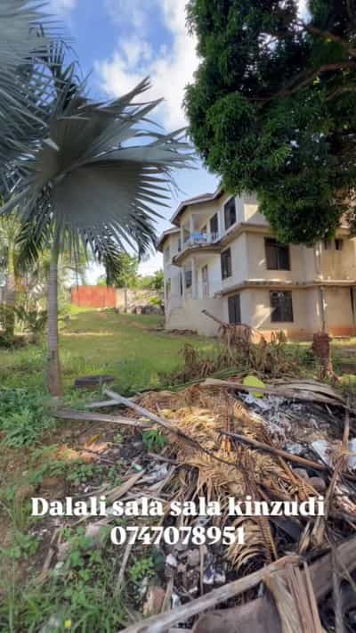 Nyumba ya vyumba 6 inauzwa Sala Sala, Dar Es Salaam (1600 sqm)