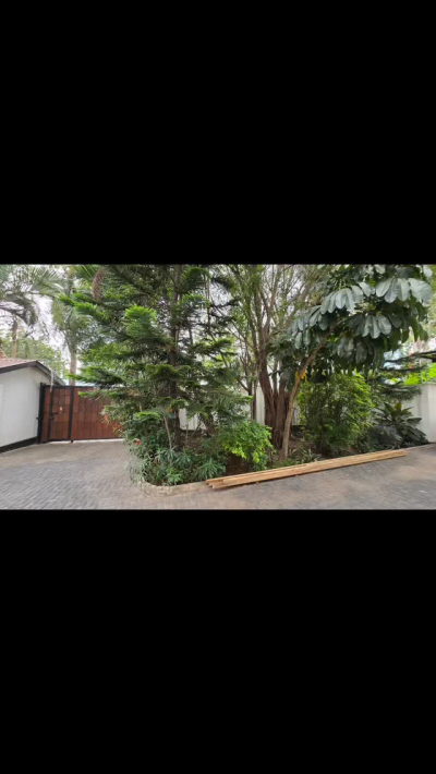 Nyumba ya vyumba vitano inauzwa Mikocheni, Dar Es Salaam