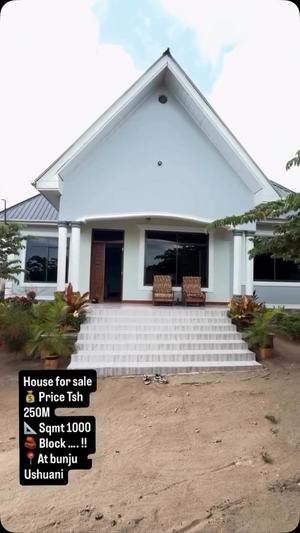 3 Bedrooms House for Sale in Kinondoni, Dar Es Salaam (1000 sqm)