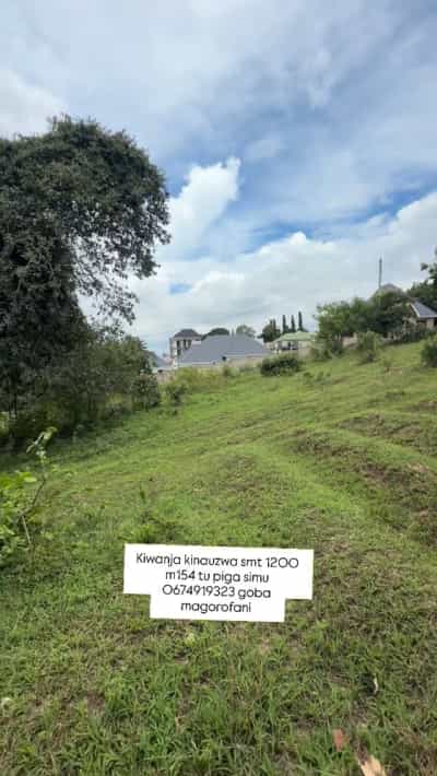Kiwanja kinauzwa Goba Magorofani, Dar Es Salaam (1200 sqm) Kiwanja kinauzwa Goba Magorofani, Dar Es Salaam (1200 sqm)