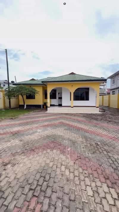 Apartment ya vyumba vitatu inapangishwa UNUNIO MASAI MARA, Dar Es Salaam