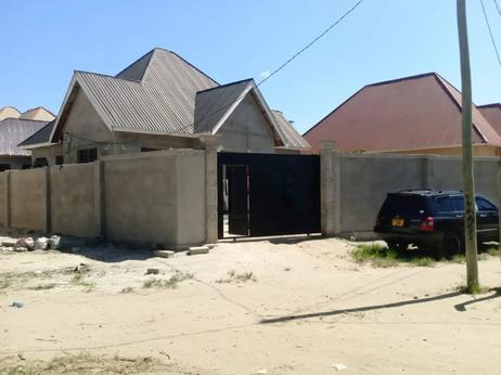 Nyumba ya vyumba vinne inauzwa Chanika Butiama, Dar Es Salaam (600 sqm)