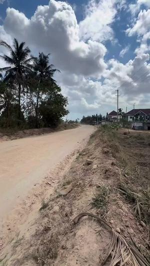 Kiwanja kinauzwa Bunju B, Dar Es Salaam (1600 sqm) Kiwanja kinauzwa Bunju B, Dar Es Salaam (1600 sqm)
