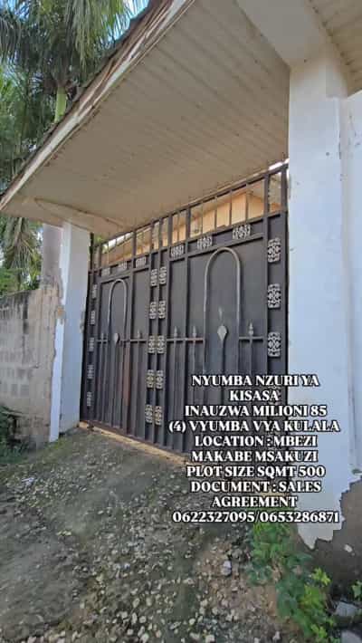 Nyumba ya vyumba vinne inauzwa Mbezi Makabe Msakuzi, Dar Es Salaam (500 sqm)