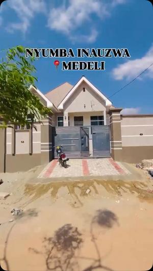 Nyumba ya vyumba vitatu inauzwa Medeli, Dodoma (500 sqm) Nyumba ya vyumba vitatu inauzwa Medeli, Dodoma (500 sqm)