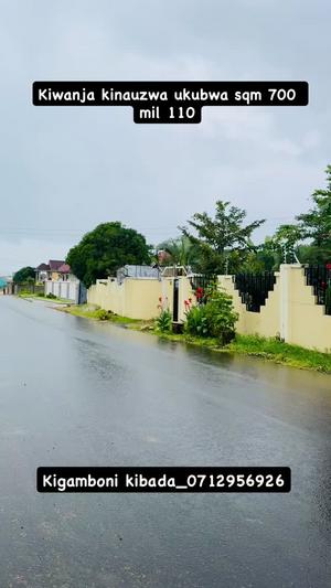 Kiwanja kinauzwa Kibada, Dar Es Salaam sqm 700