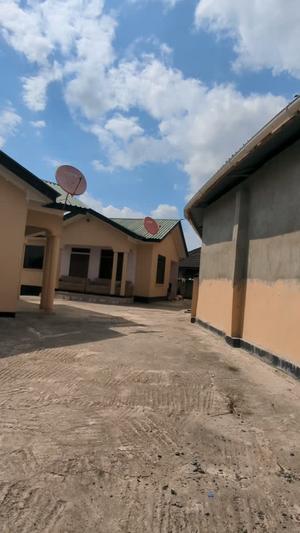 Apartment ya vyumba viwili inauzwa Mbezi Kwa Msuguli, Dar Es Salaam (500 sqm) Apartment ya vyumba viwili inauzwa Mbezi Kwa Msuguli, Dar Es Salaam (500 sqm)
