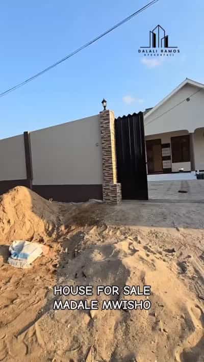 Nyumba ya vyumba vitatu inauzwa MADALE MWISHO, Dar Es Salaam (600 sqm)