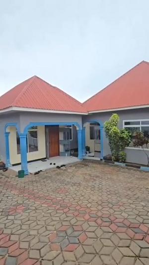 Nyumba ya vyumba vitatu inapangishwa Goba Njia Nne, Dar Es Salaam (400 sqm) Nyumba ya vyumba vitatu inapangishwa Goba Njia Nne, Dar Es Salaam (400 sqm)