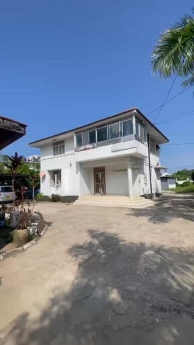 Nyumba ya vyumba vitano inauzwa Upanga, Dar Es Salaam (1340 sqm)