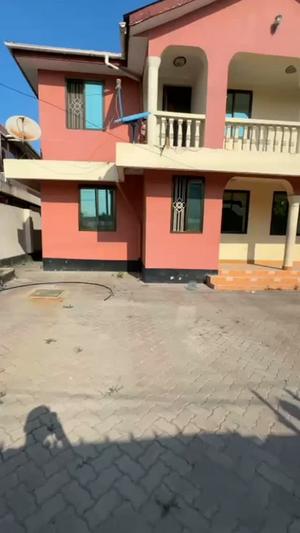 Nyumba ya vyumba 6 inapangishwa Mlimani City, Dar Es Salaam Nyumba ya vyumba 6 inapangishwa Mlimani City, Dar Es Salaam