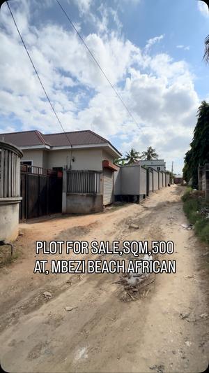 Kiwanja kinauzwa Mbezibeach Africana, Dar Es Salaam (500 sqm) Kiwanja kinauzwa Mbezibeach Africana, Dar Es Salaam (500 sqm)
