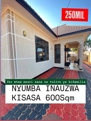 Nyumba ya vyumba vitatu inauzwa Dodoma, Kisasa (600 sqm) Nyumba ya vyumba vitatu inauzwa Dodoma, Kisasa (600 sqm)