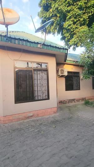 Nyumba ya vyumba vinne inapangishwa Ukonga Moshi Bar, Dar Es Salaam Nyumba ya vyumba vinne inapangishwa Ukonga Moshi Bar, Dar Es Salaam