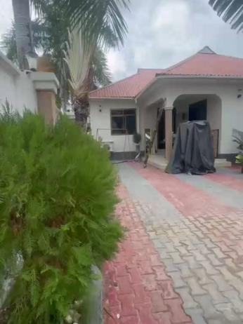 3 Bedrooms House for Rent in Boko Beach, Dar Es Salaam