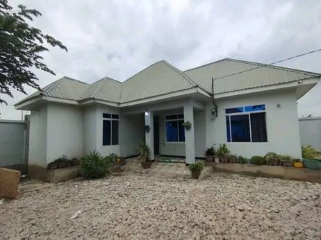 Nyumba ya vyumba vinne inauzwa Kivule, Dar Es Salaam Nyumba ya vyumba vinne inauzwa Kivule, Dar Es Salaam