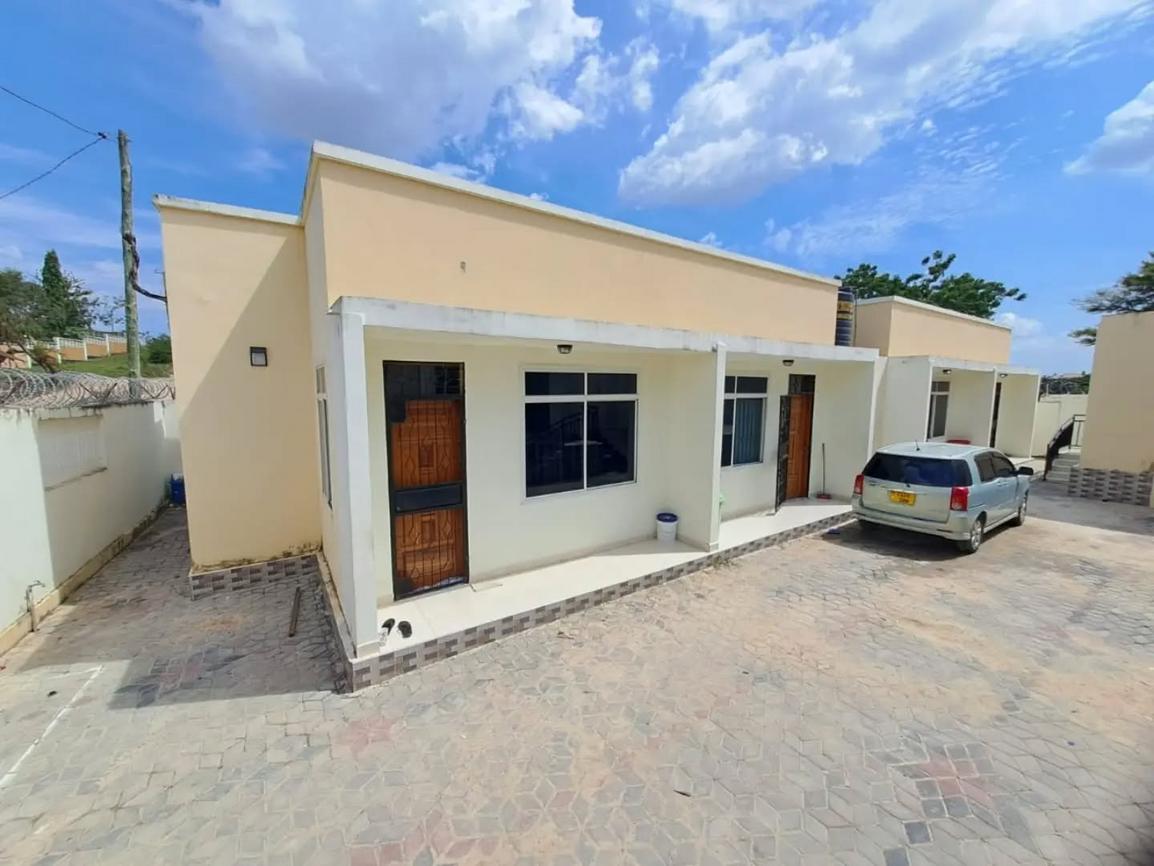 media -1 media -1