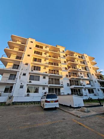 Apartment (Furnished) ya vyumba vitatu inapangishwa Kawe Beach, Dar Es Salaam Apartment (Furnished) ya vyumba vitatu inapangishwa Kawe Beach, Dar Es Salaam
