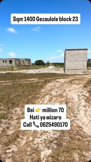 Kiwanja kinauzwa Kigamboni Gezaulole, Dar Es Salaam (1400 sqm) Kiwanja kinauzwa Kigamboni Gezaulole, Dar Es Salaam (1400 sqm)