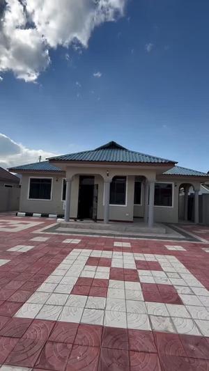 Nyumba ya vyumba vitatu inapangishwa Bahari Beach, Dar Es Salaam