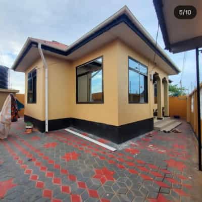 Nyumba ya vyumba vitatu inauzwa Tabata Kinyerezi Mwisho, Dar Es Salaam (400 sqm)