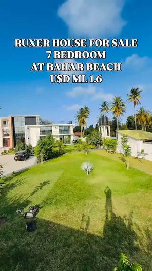 Nyumba ya vyumba 7 inauzwa Bahari Beach, Dar Es Salaam (4500 sqm) Nyumba ya vyumba 7 inauzwa Bahari Beach, Dar Es Salaam (4500 sqm)