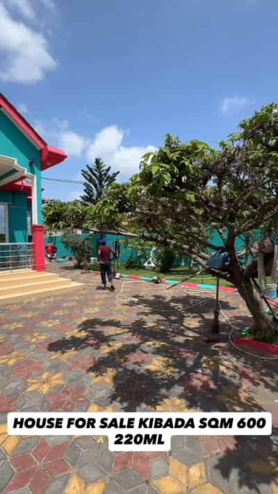 Nyumba inauzwa Kibada, Dar Es Salaam (600 sqm)