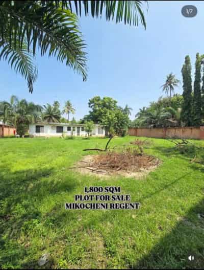 Kiwanja kinauzwa Mikocheni, Dar Es Salaam