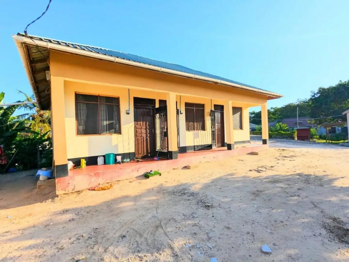 media -1 media -1