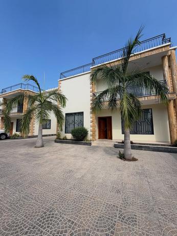 Villa ya vyumba vitano inapangishwa Oysterbay, Dar Es Salaam