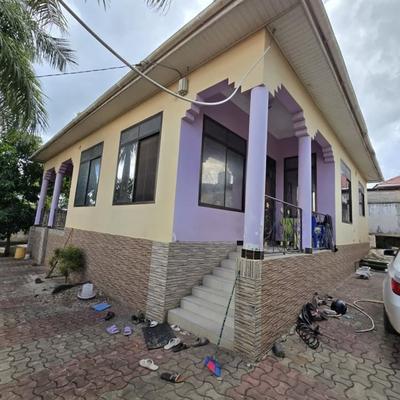 Nyumba ya vyumba vinne inauzwa Makabe Msakuzi, Dar Es Salaam (600 sqm)