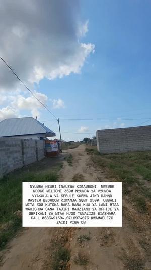 Nyumba ya vyumba vinne inauzwa Mwembe Mdogo, Dar Es Salaam (2500 sqm) Nyumba ya vyumba vinne inauzwa Mwembe Mdogo, Dar Es Salaam (2500 sqm)
