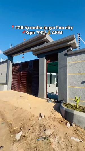 Nyumba ya vyumba vinne inauzwa Kibamba, Dar Es Salaam (700 sqm) Nyumba ya vyumba vinne inauzwa Kibamba, Dar Es Salaam (700 sqm)