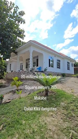 3 Bedrooms House for Sale in Mbezi Makabe, Dar Es Salaam (750 sqm)