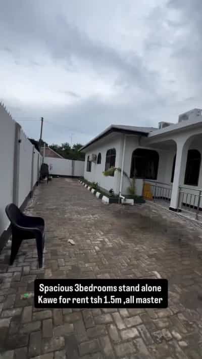 Apartment ya vyumba vitatu inapangishwa Kawe, Dar Es Salaam