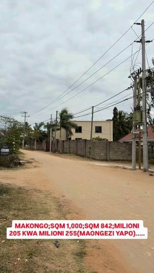 Viwanja vinauzwa Makongo, Dar Es Salaam (1000 sqm) Viwanja vinauzwa Makongo, Dar Es Salaam (1000 sqm)