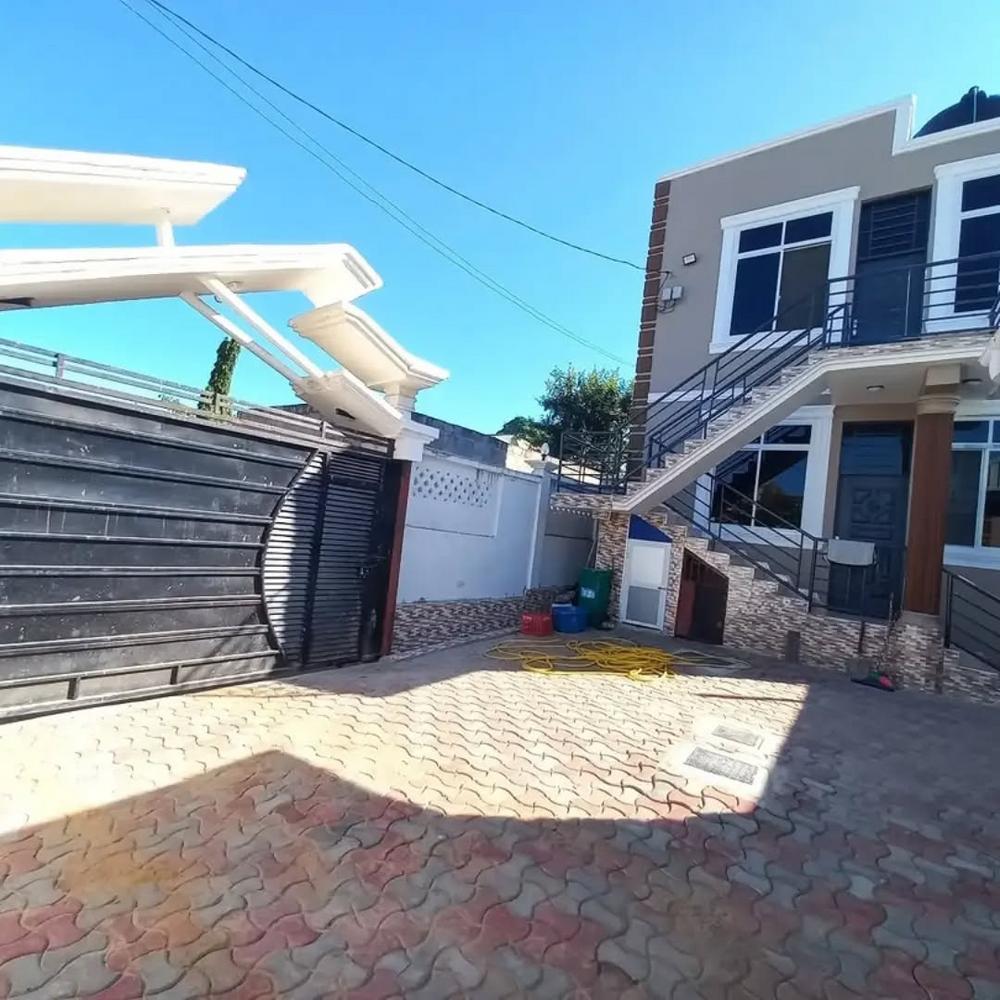 media -1 media -1