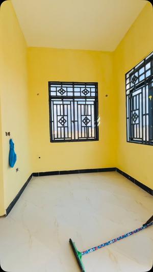 Nyumba ya vyumba vitatu inauzwa Iyumbu, Dodoma (430 sqm) Nyumba ya vyumba vitatu inauzwa Iyumbu, Dodoma (430 sqm)