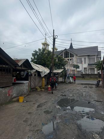 Kiwanja (Residential/Commercial) kinauzwa Kawe Kanisani, Dar Es Salaam (1200 sqm)