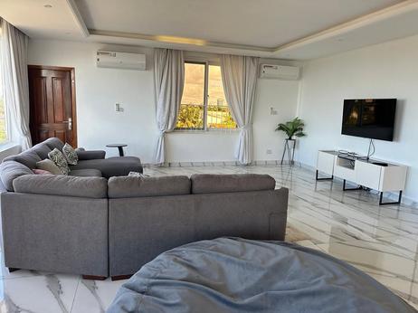 Nyumba (Furnished) ya vyumba vitatu inapangishwa Mikocheni, Dar Es Salaam