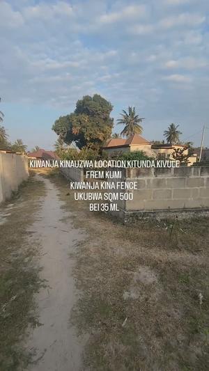 Kiwanja kinauzwa Kitunda Kivule, Dar Es Salaam (500 sqm) Kiwanja kinauzwa Kitunda Kivule, Dar Es Salaam (500 sqm)