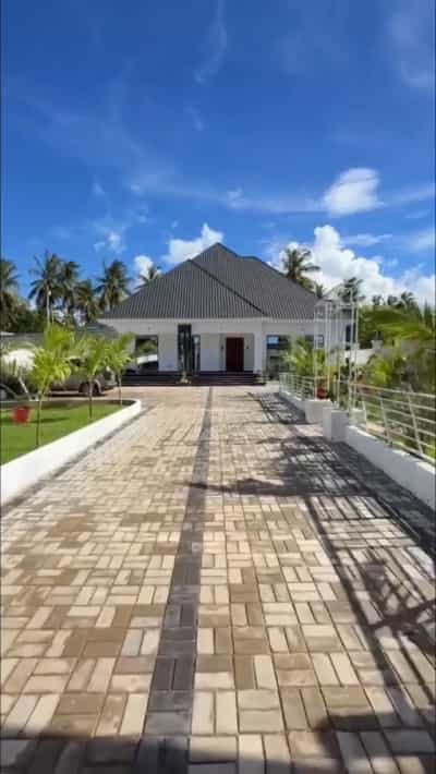 4 Bedrooms House for Sale in Kigamboni Kibugumo Kidete, Dar Es Salaam (1500 sqm) 4 Bedrooms House for Sale in Kigamboni Kibugumo Kidete, Dar Es Salaam (1500 sqm)