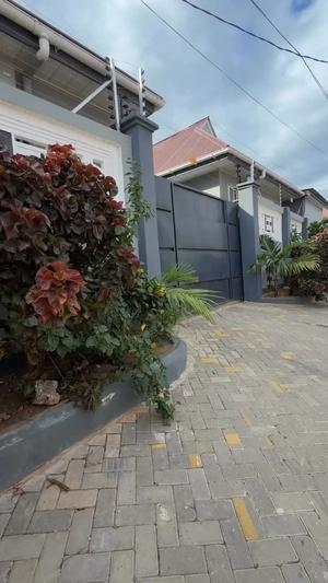 Nyumba/Apartment ya vyumba viwili inapangishwa Kinondoni, Dar Es Salaam Nyumba/Apartment ya vyumba viwili inapangishwa Kinondoni, Dar Es Salaam