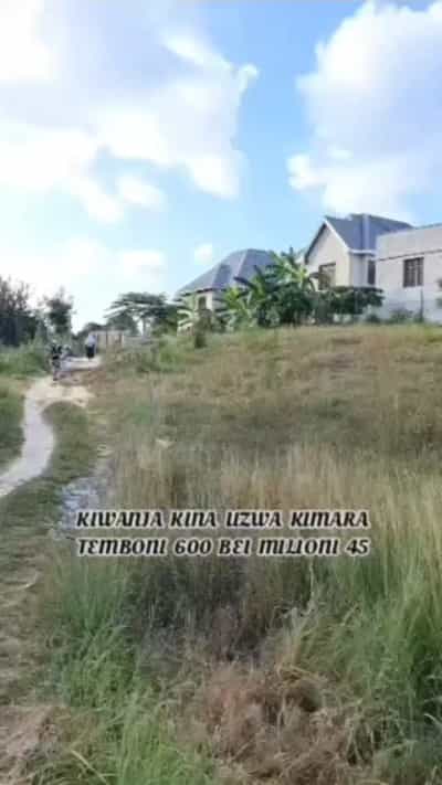 Kiwanja kinauzwa Kimara Temboni, Dar Es Salaam (600 sqm) Kiwanja kinauzwa Kimara Temboni, Dar Es Salaam (600 sqm)