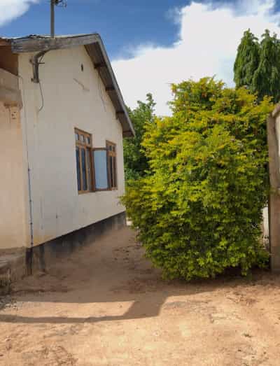 Nyumba ya vyumba vinne inauzwa Kisasa, Dodoma (600 sqm)