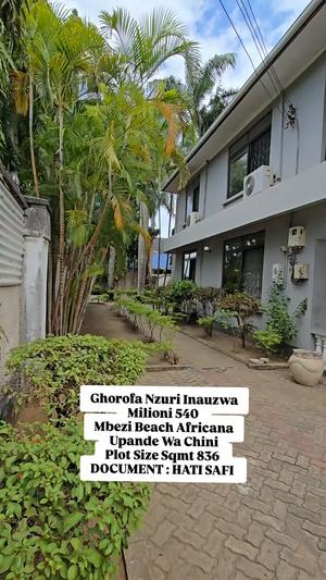 Nyumba ya vyumba vitano inauzwa Mbezi Beach Africana, Dar Es Salaam (835 sqm)