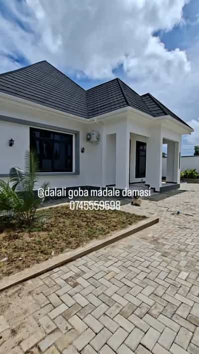 Nyumba ya vyumba vitano inauzwa Goba Lastanza, Dar Es Salaam (850 sqm)